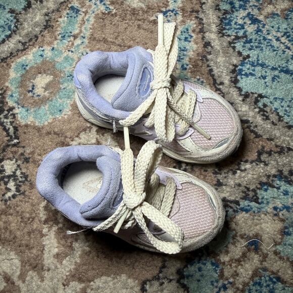 Kids New Balance 2002 PS Shoes Size 5C - Picture 2 of 4